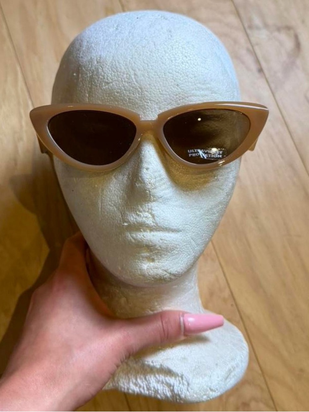 Retro Cat-Eye Sunglasses in Brown Frame